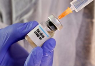 covid-19-vaccine-comparison-main-photo