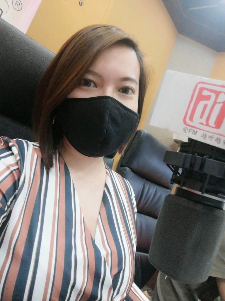 shulin-father onair with mask
