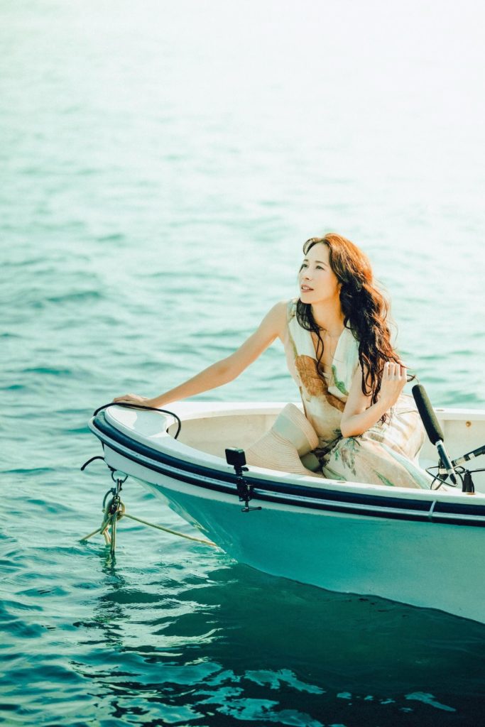 karennewsong3-firstlove-boat