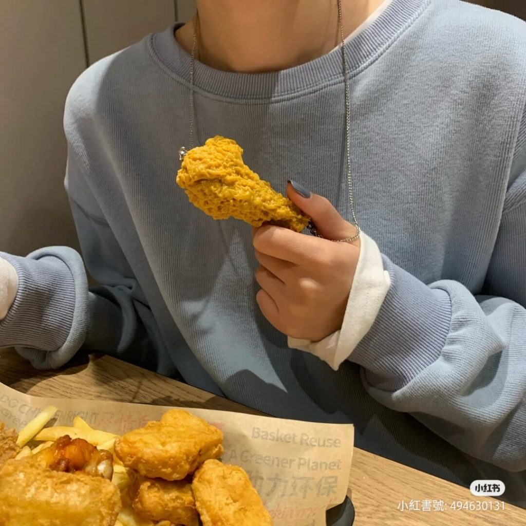 fried-chicken-necklace-eat