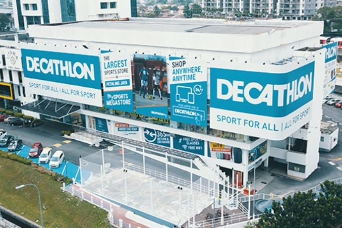 Decathlons New Flagship Store In Shoppes At Four Seasons Place Feature