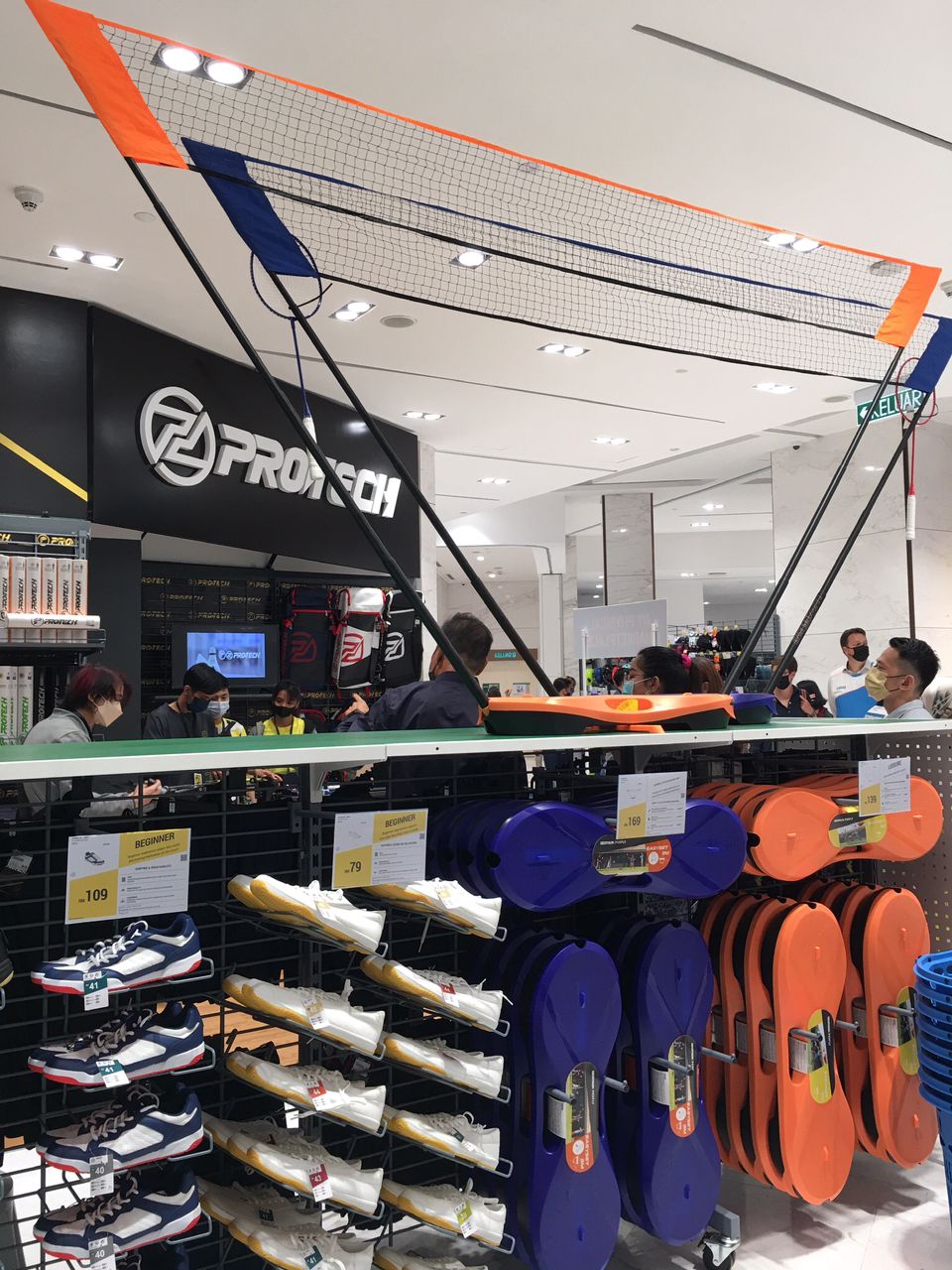 decathlons-new-flagship-store-in-shoppes-at-four-seasons-place-protech