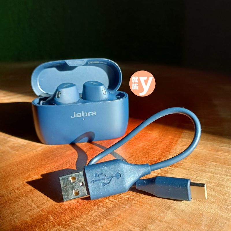 jabra-elite-4-active-review-jzy-charging
