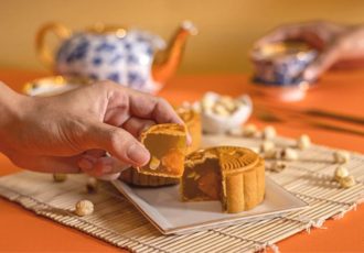 3 Solutions To Enjoy Mooncakes Without Getting Fat Feature