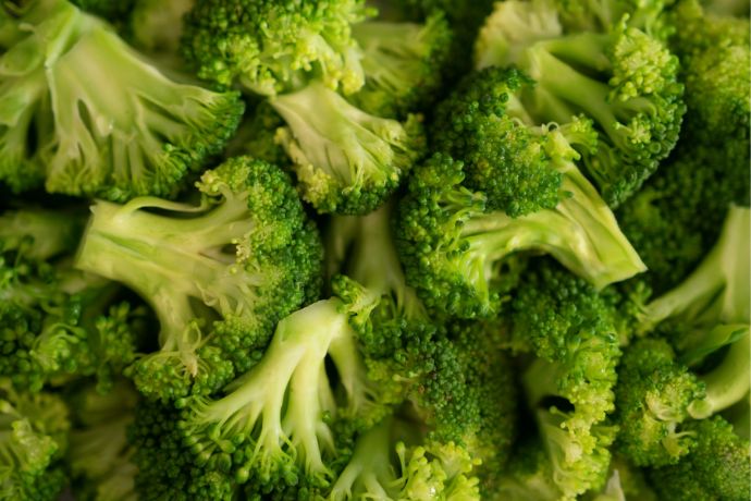 10-foods-that-help-depression-broccoli