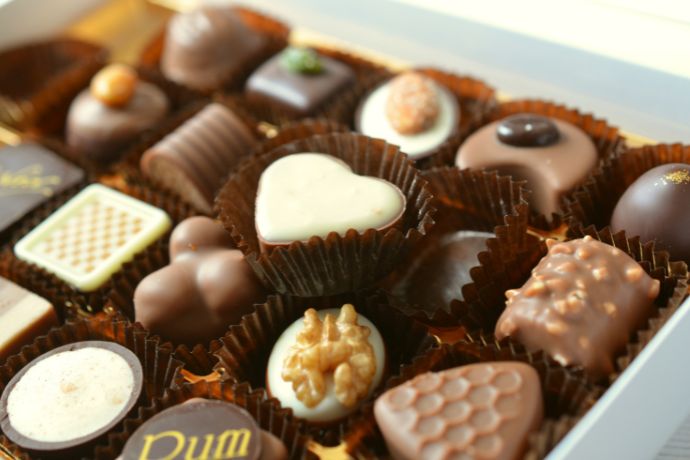 10-foods-that-help-depression-chocolate