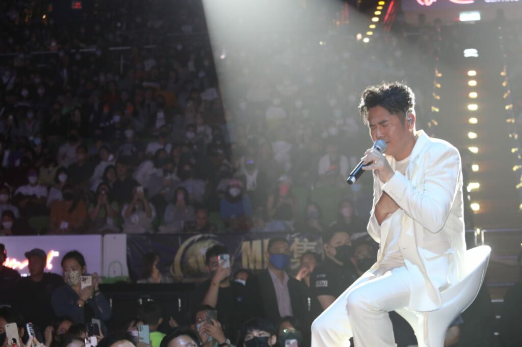 gary-chow-crazy-concert-3