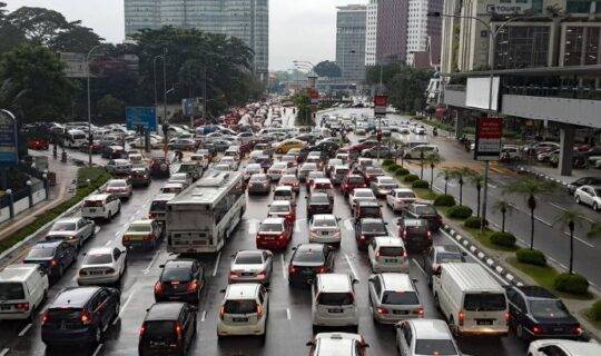 Raya Highway Traffic Jam