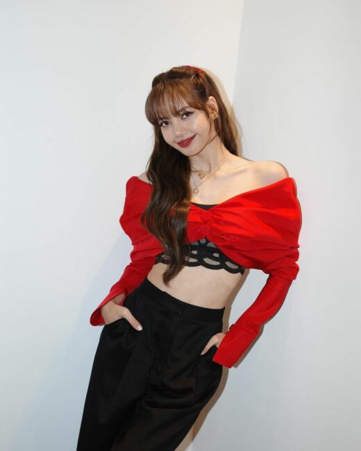 lalalalisa_m_350535933_220439790765182_2578487332342691530_n