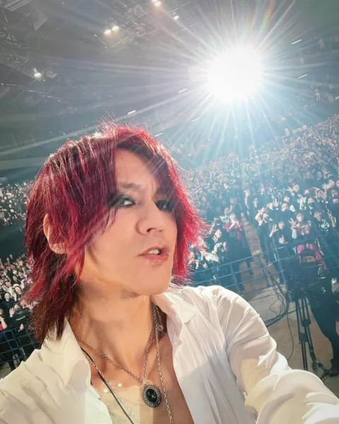 sugizo_official_407050040_18315317206139924_8643213405280018237_n