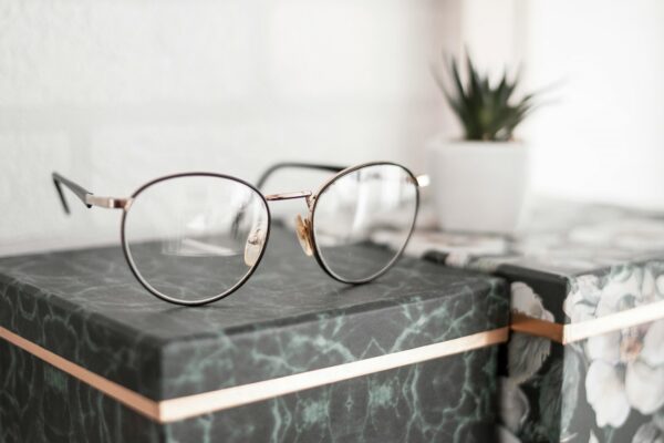 The Misconception About Using Eyeglass Cloth For Cleaning And Understanding The Proper Way To Clean Glasses