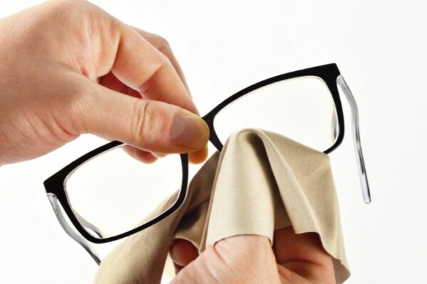 The Misconception About Using Eyeglass Cloth For Cleaning And Understanding The Proper Way To Clean Glasses 13