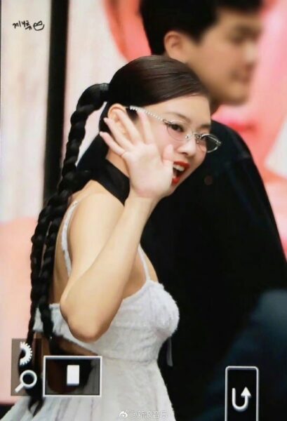 jennie latest look same with na ying
