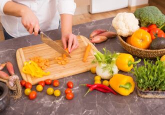 5-wrong-way-to-use-chopping-board