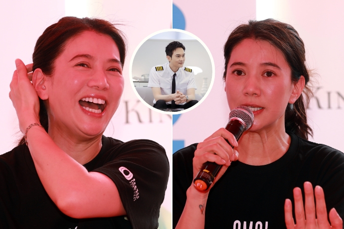 Anita Yuen Moms Big News Lensing Ceremony 23