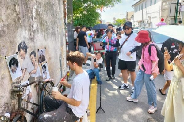 Penang Famous Mural Before & After Makeover (2)