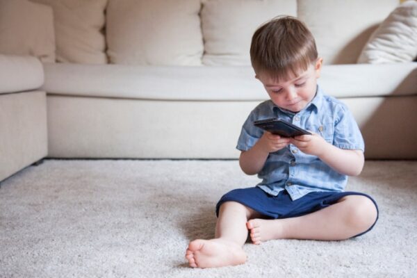 Phone Radiation While Sleeping Can Cause Cancer (1)