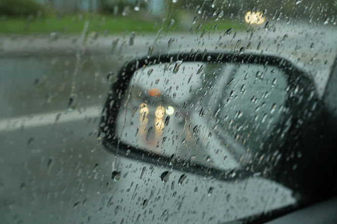 Solve Fogging On Car Windows During Rainy Days