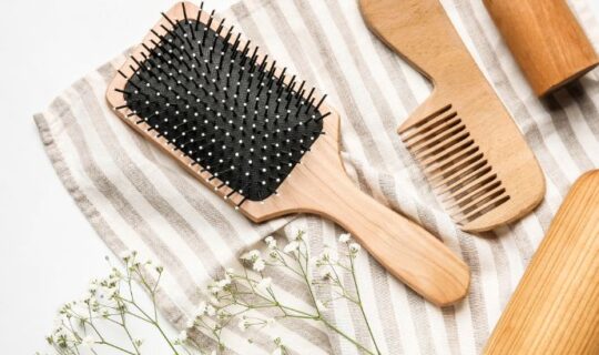 Teach You How To Clean Different Types Of Combs