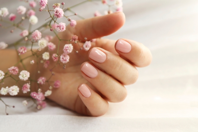 5 Tips To Extend The Life Of Your Manicure (4)