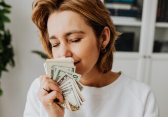 4 Horoscopes Signs That Become More Generous the More Money They Earn