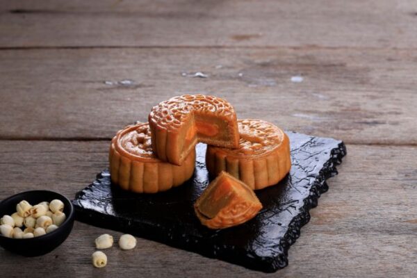 Traditional Lotus Seed Paste Mooncake