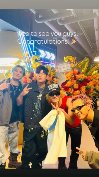 Jay Chou Poses with BIGBANG backstage