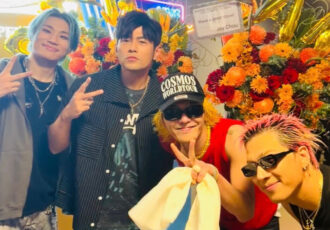 Jay Chou Poses with BIGBANG backstage